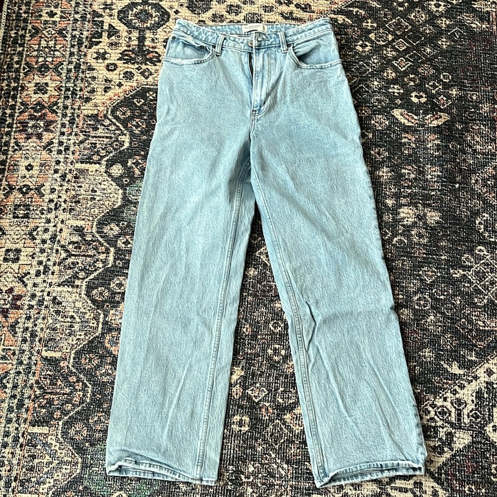 Abercrombie and Fitch the 90s relaxed high rise Jean size 30 (10 R)